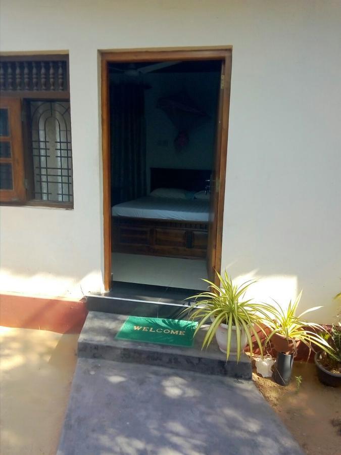 Nethmi Rooms Negombo Exterior foto